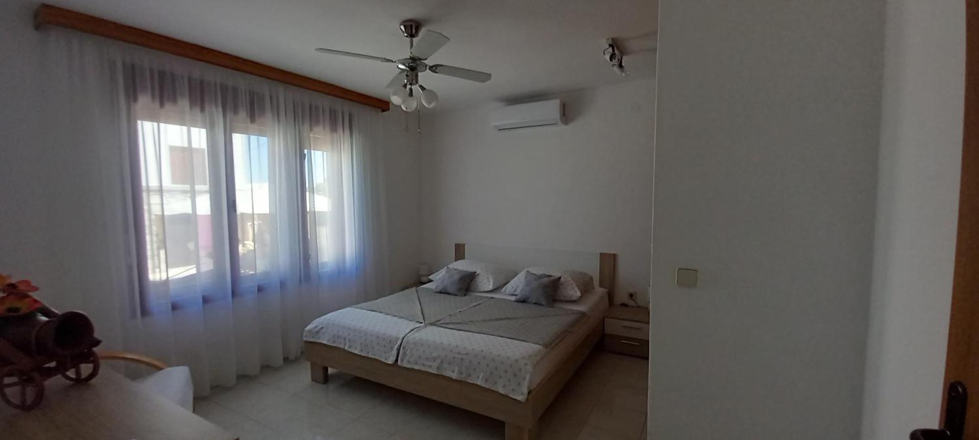 Holiday Home Latin Peruški Exteriör bild