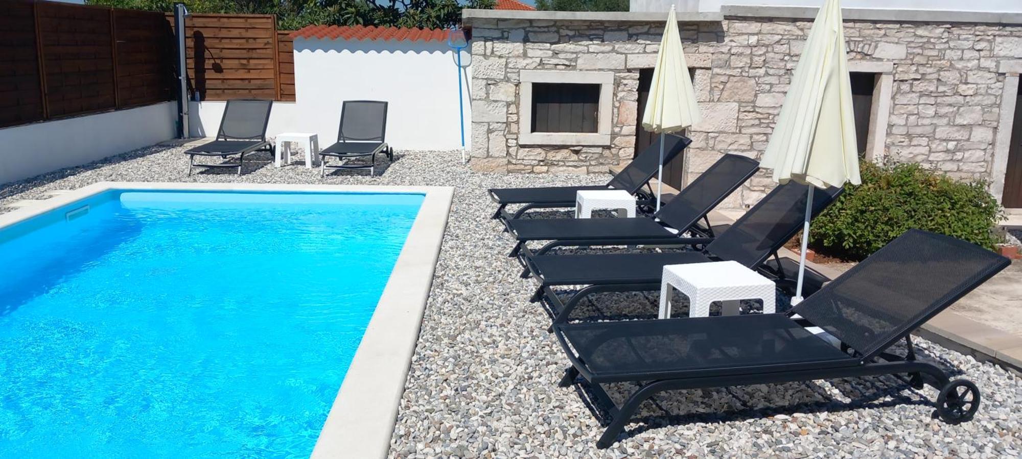 Holiday Home Latin Peruški Exteriör bild