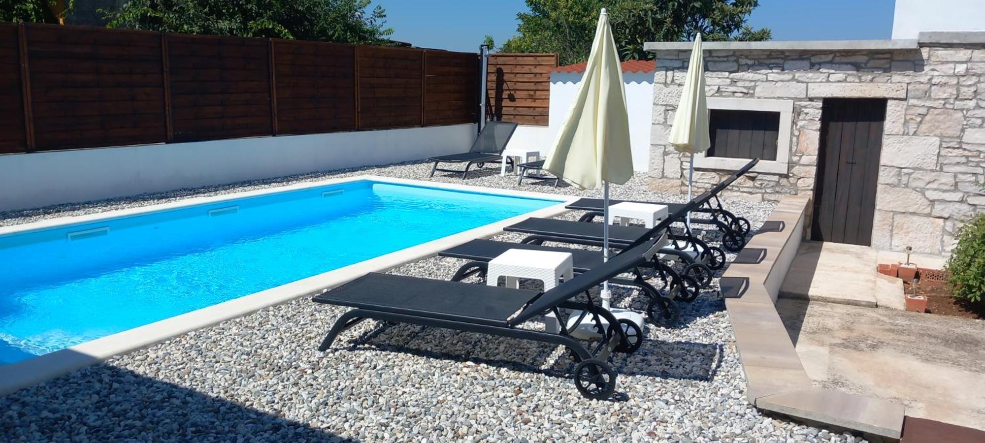 Holiday Home Latin Peruški Exteriör bild