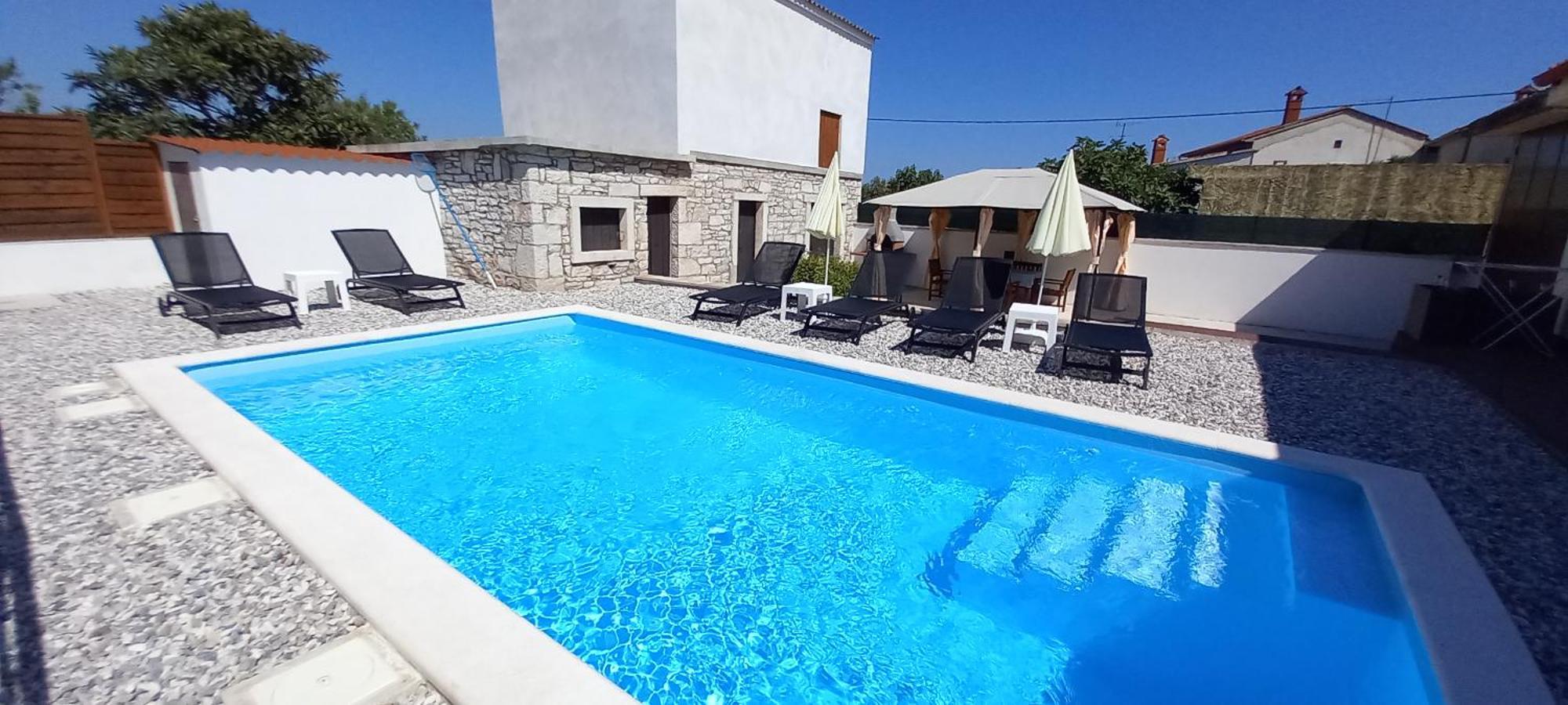Holiday Home Latin Peruški Exteriör bild