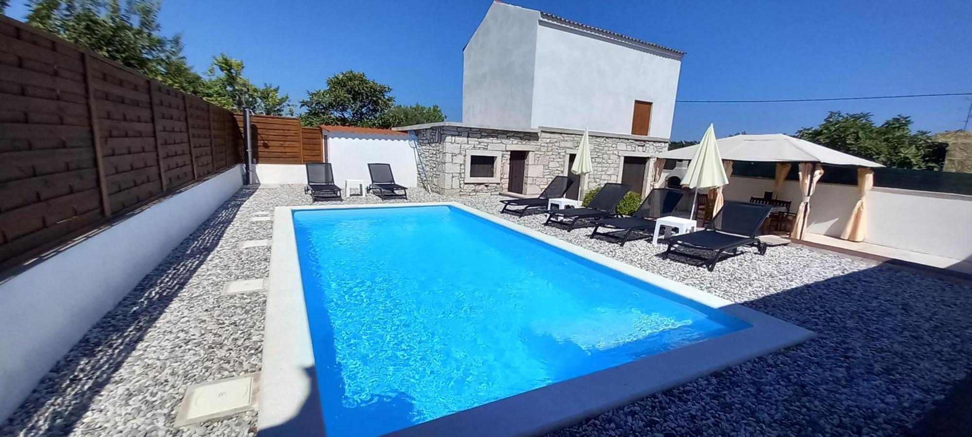 Holiday Home Latin Peruški Exteriör bild